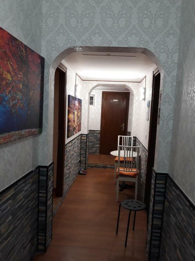 Renting Rooms Rom Exterior foto