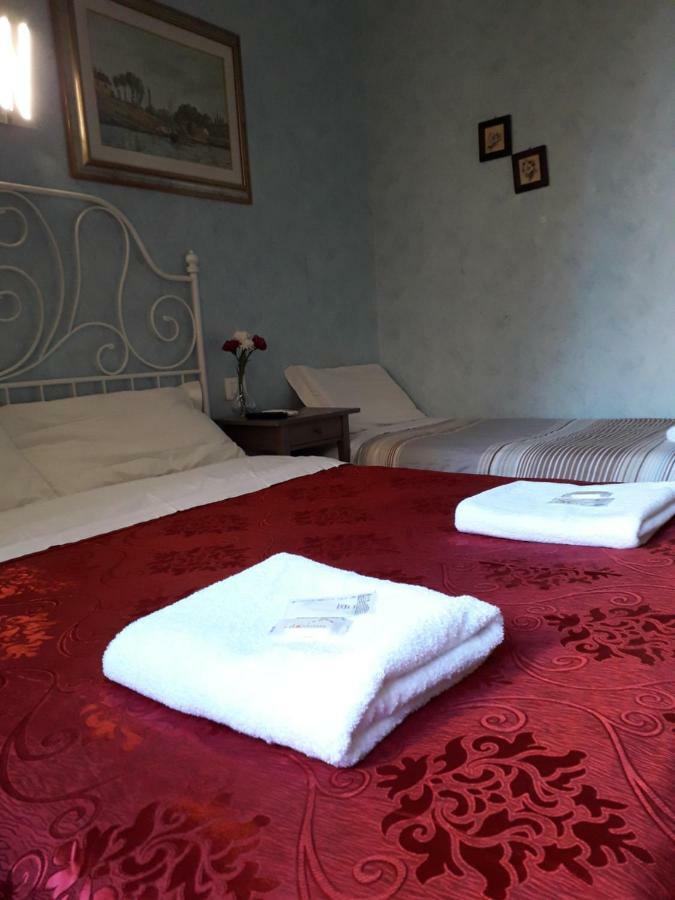 Renting Rooms Rom Exterior foto