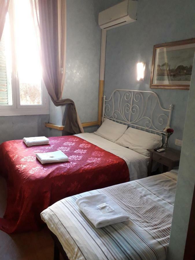 Renting Rooms Rom Exterior foto
