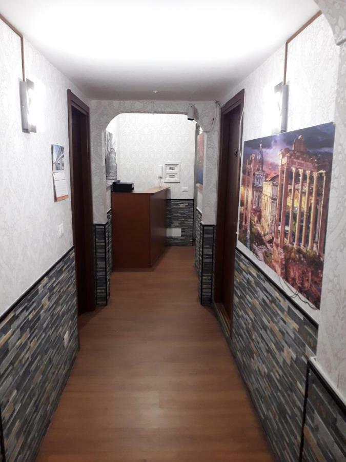 Renting Rooms Rom Exterior foto