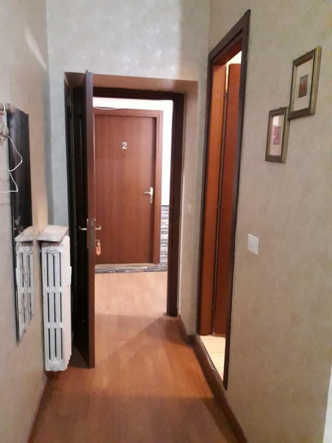 Renting Rooms Rom Exterior foto