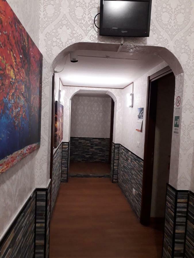 Renting Rooms Rom Exterior foto
