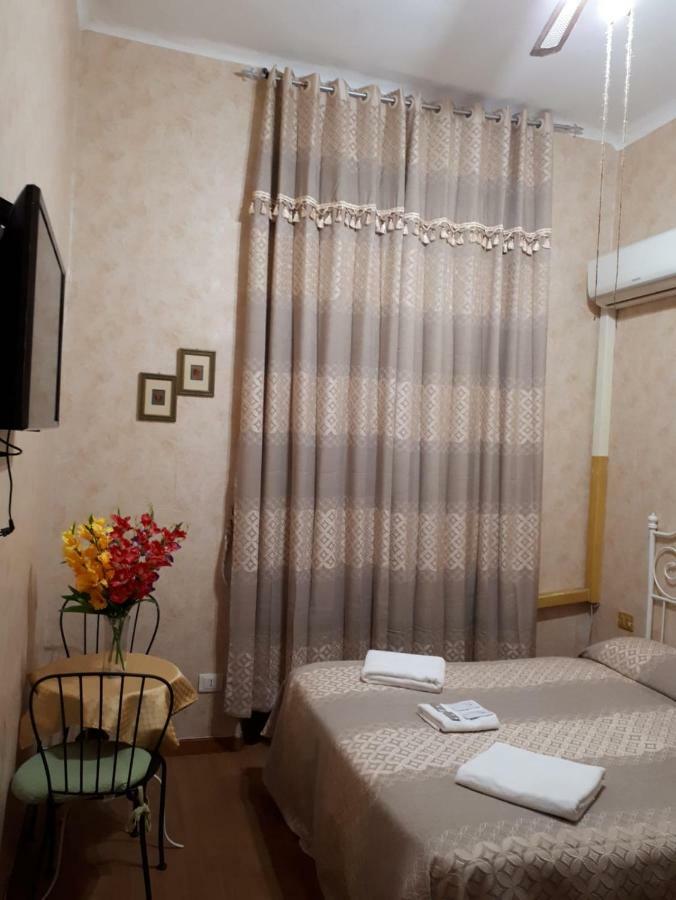Renting Rooms Rom Exterior foto